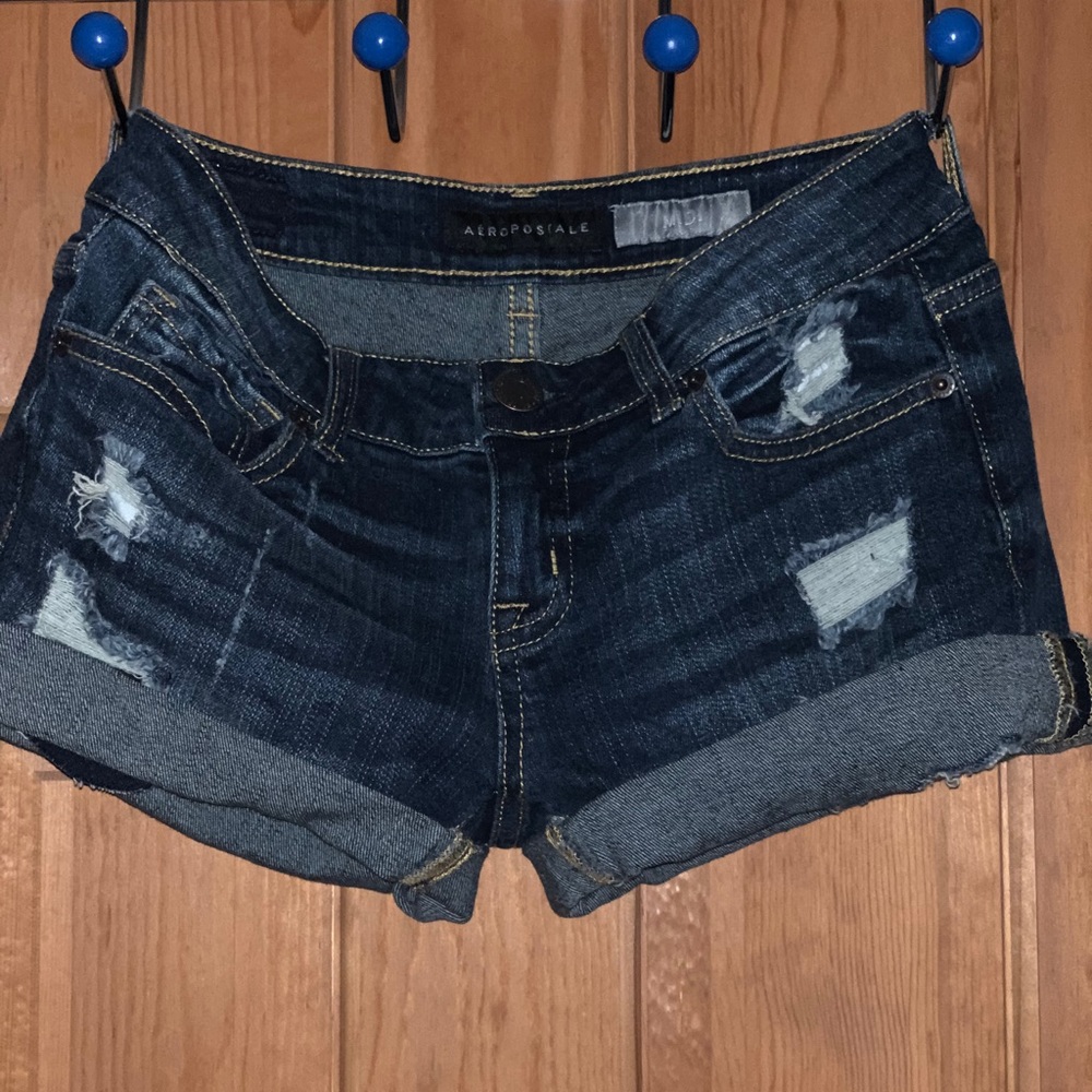 Super cute Aeropostale midi jean shorts✨🦋